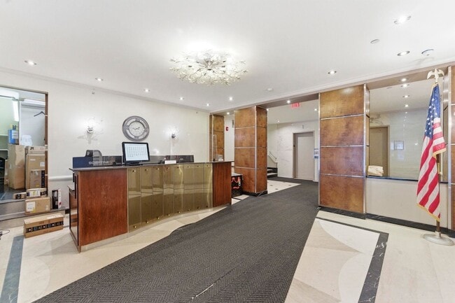 Building Photo - 201 St Pauls Ave