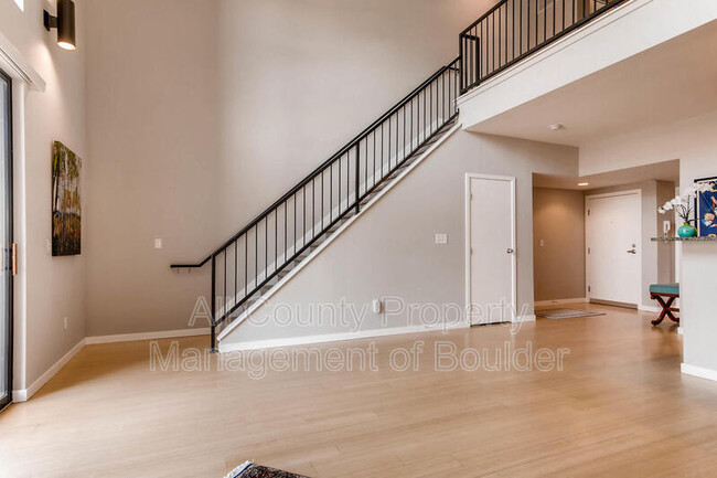 Building Photo - 4580 Broadway St
