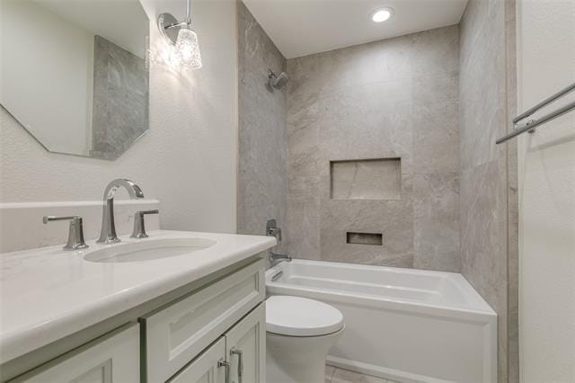 Building Photo - 2611 Lakeforest Ct