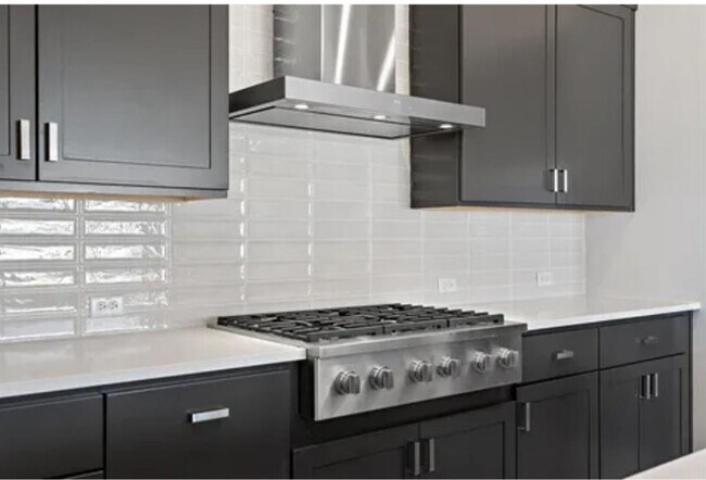 Building Photo - 1561 Sawmill Xing