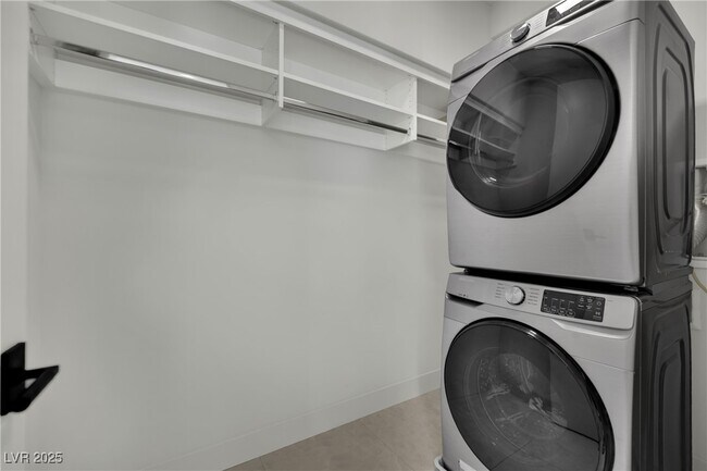 Building Photo - 378 Tranquil Peak Ct