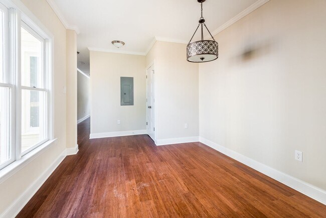 Building Photo - Stunning 2 Bedroom in Churchill Coming soon!