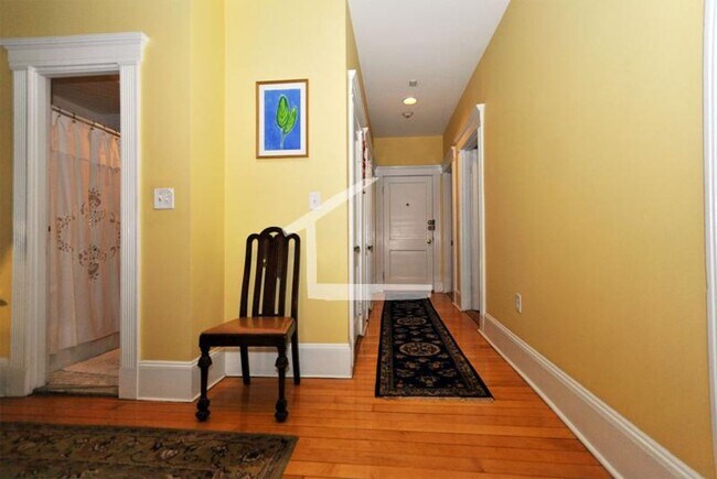 Building Photo - HOT ALLSTON LISTING!!!!