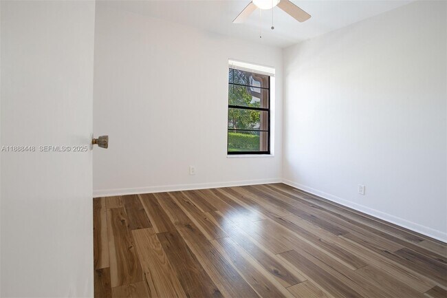 Building Photo - 9431 Boca Cove Cir