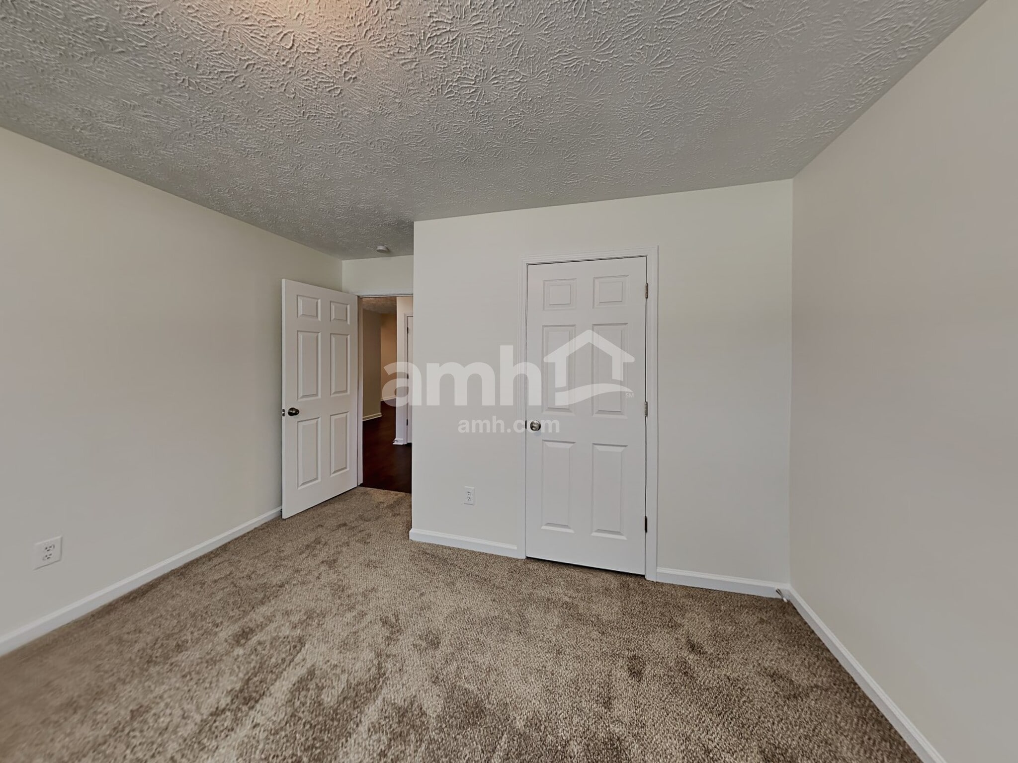 Building Photo - 149 Waters Edge Dr