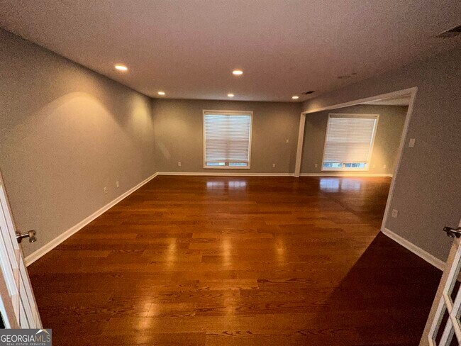 Building Photo - 6180 S Glenn Forest SW