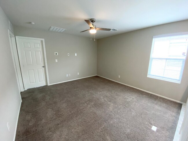 Building Photo - 3027 Misty Pine Ave.