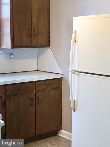 Building Photo - 50 Dymond Ave