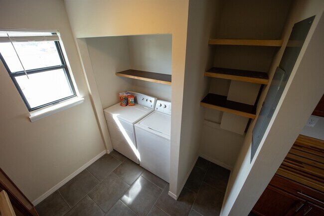 Building Photo - 6498 Brevard St