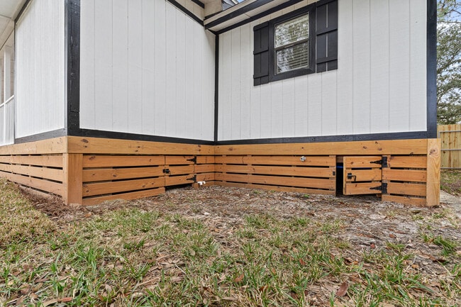 Building Photo - 5968 Capitol Dr