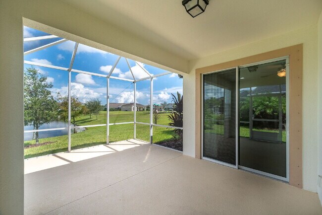 Building Photo - Loren Cove Villa