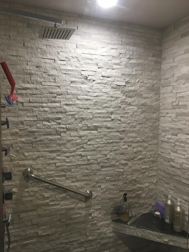 Building Photo - 7770 La Mirada Dr