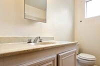 Building Photo - Spacious Loft-Style Unit Across from Fairw...