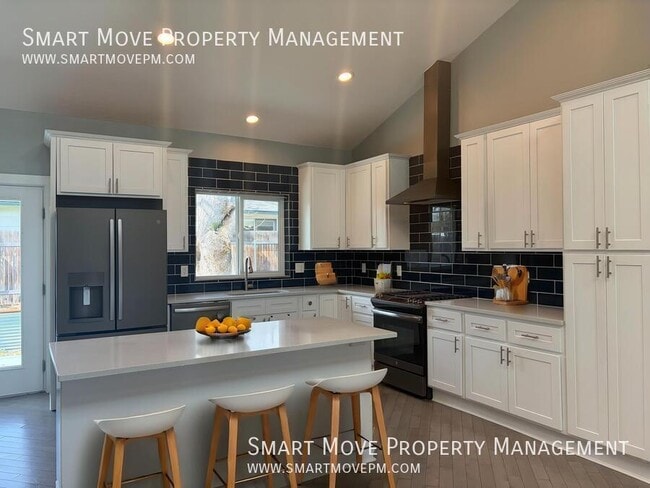 Building Photo - 2311 S Gekeler-