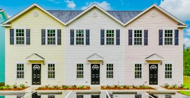 Building Photo - 10 Old Courthouse Way