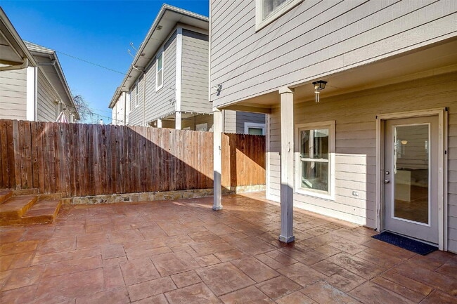 Building Photo - New Townhome Just Steps Away from Fort Worth's Cultural District