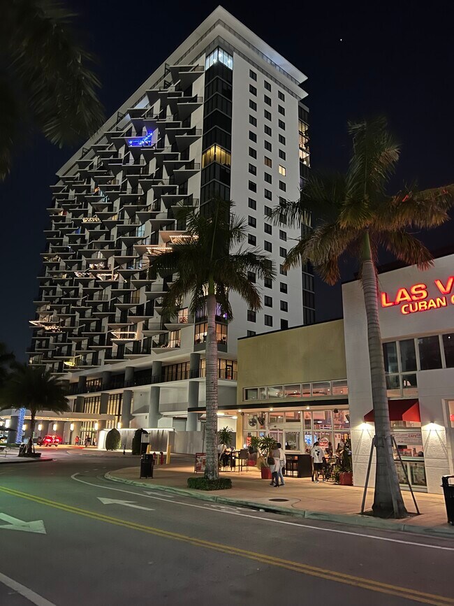 Building Photo - 5252 Paseo Blvd
