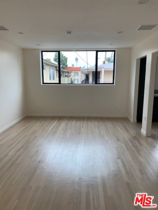 Building Photo - 914 N Fairfax Ave