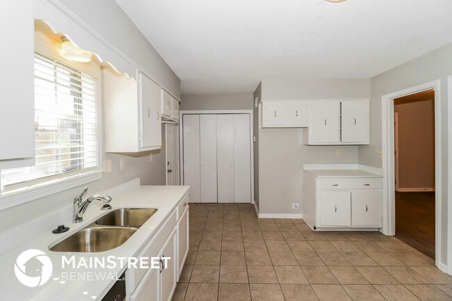 Building Photo - 2101 Rose Garden Cove
