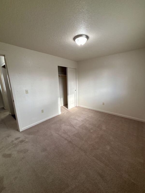 Building Photo - 907 Bryan Ct