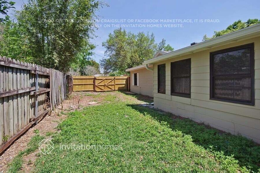 Building Photo - 840 Huntington Pl