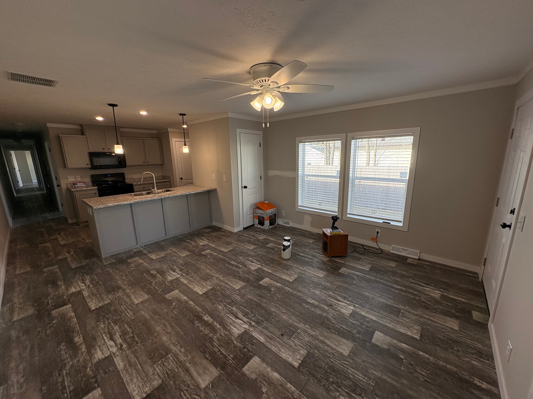 Building Photo - 102 S California St