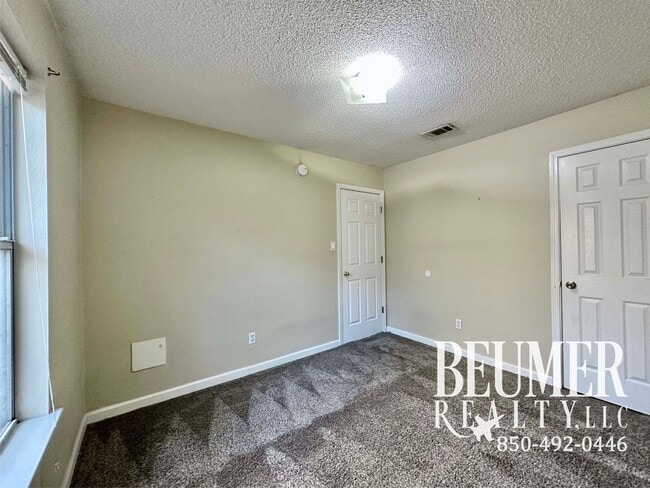 Building Photo - Charming Home with Spacious Backyard and Modern Upgrades Near NAS Pensacola