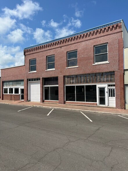 Building Photo - 1401 Walnut St
