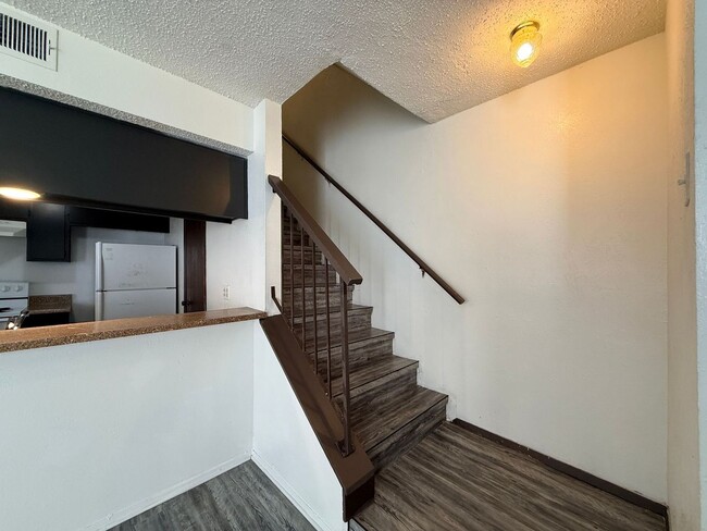 Building Photo - SECTION 8/HUD ACCEPTED - AVAILABLE NOW!