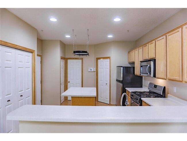 Building Photo - 875 Braunworth Ct
