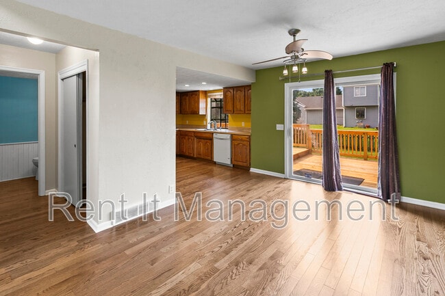 Building Photo - 15421 R St