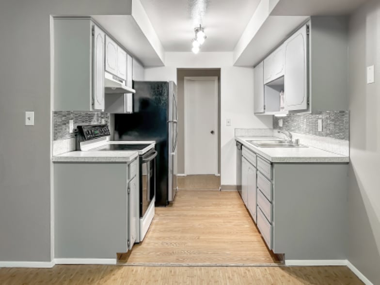 Building Photo - 405 NE 85th St
