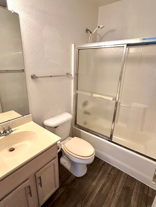 Building Photo - Wonderful Gated SunBird Golf Resort home f...