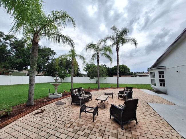Building Photo - Spacious 4-Bed, 3-Bath Belle Isle Home wit...