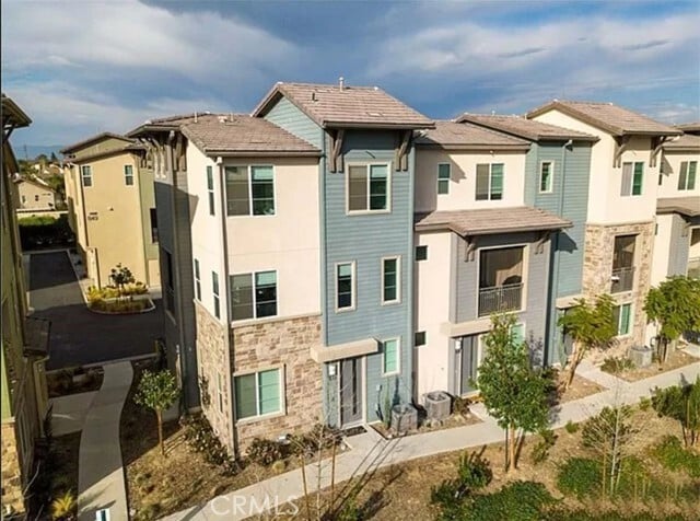 Building Photo - 838 Savi Dr