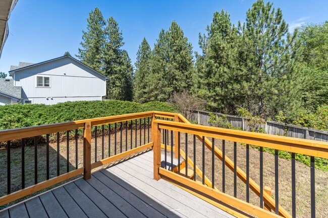 Building Photo - Gorgeous Single Family Home in Spokane's S...
