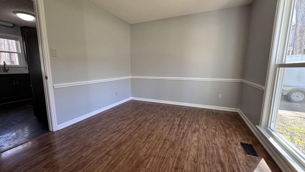 Dining Room - 4 Bunker Hill Pl