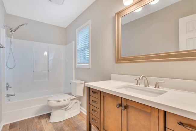 Building Photo - 2046 Samantha Dr