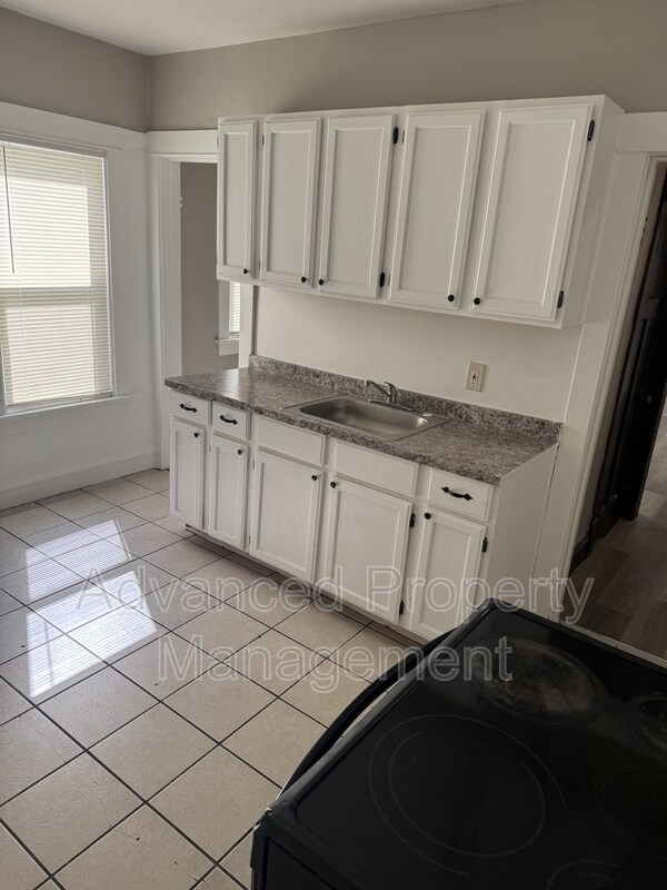 Building Photo - 2548 N 51st St