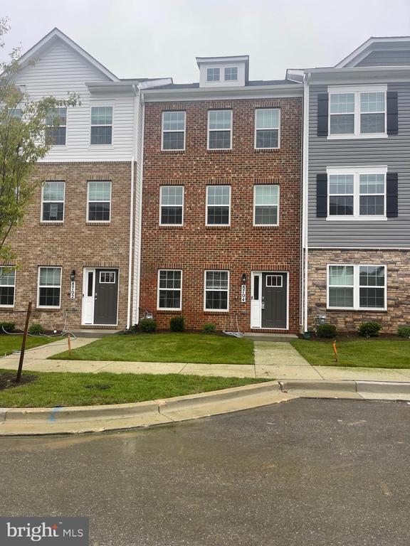 Building Photo - 8704 Tavern St