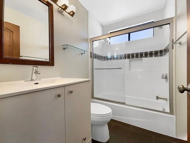 Building Photo - 5982 Birdie Dr