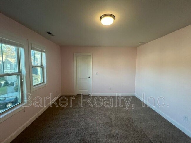 Building Photo - 324 Matilda Pl