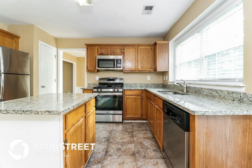 Building Photo - 835 Eagle Creek Dr NW