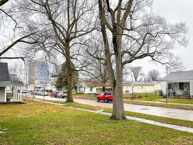 Building Photo - 409 S Dearborn St