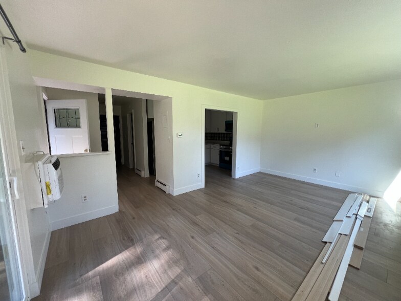 Building Photo - 705 E Drake Rd