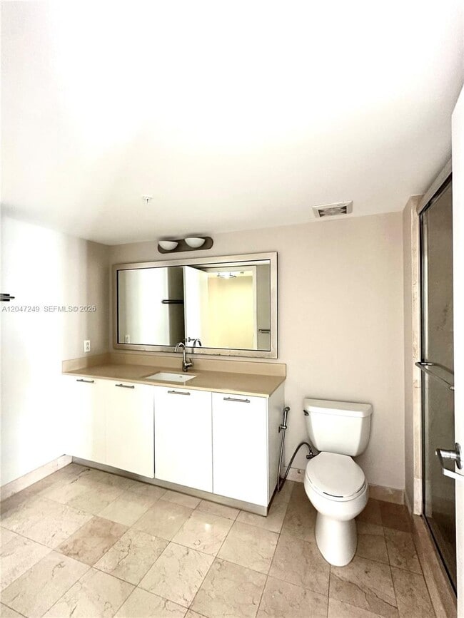 Building Photo - 1800 N Bayshore Dr