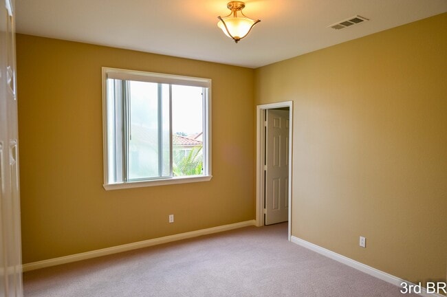 Building Photo - 1167 Vista Pointe Blvd