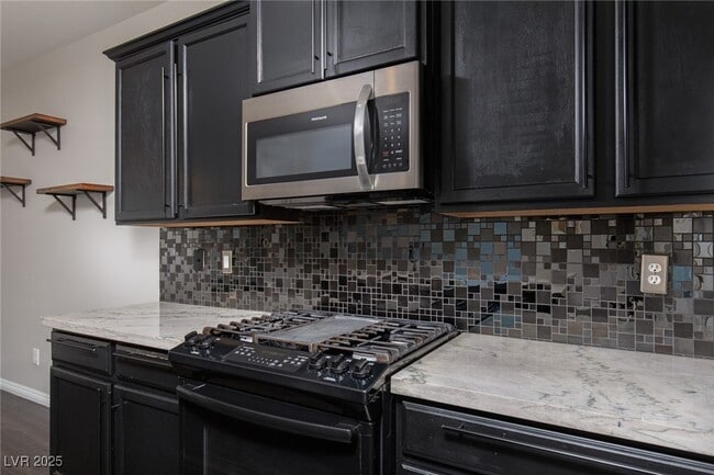 Building Photo - 61 Jasmine Point St