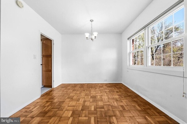 Building Photo - 1615 Mt Eagle Pl