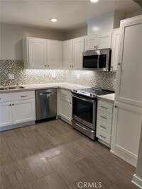 Building Photo - 128 N Yale Ave